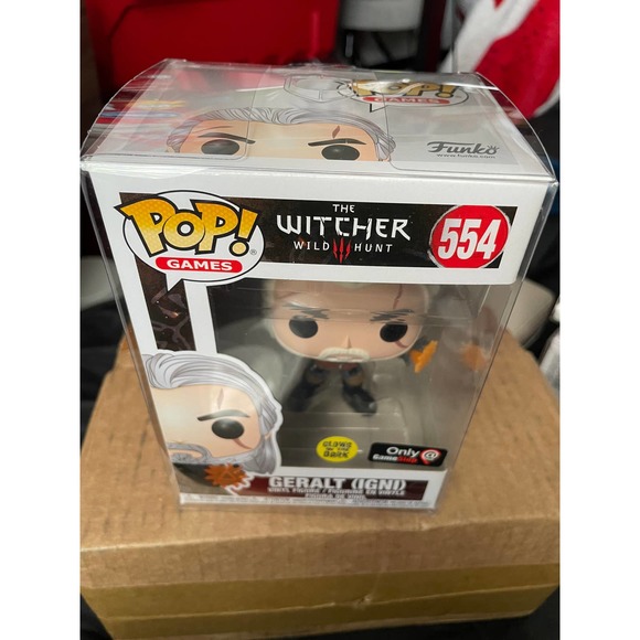 Funko Pop! The Witcher (Wild Hunt): Geralt (GITD) - Picture 4 of 14